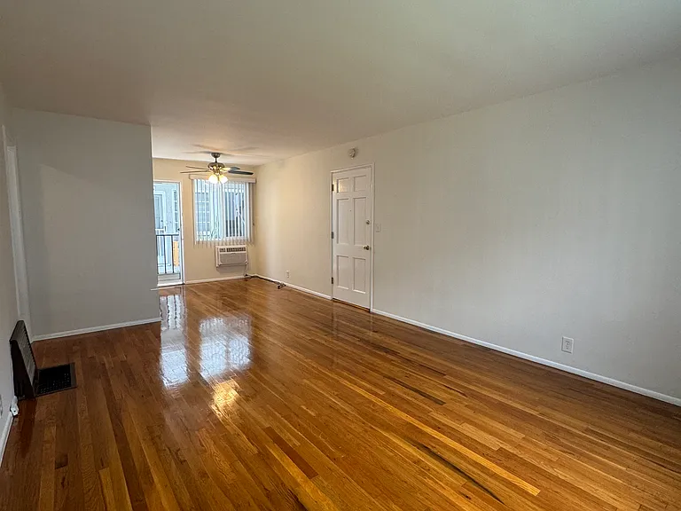 1792 Grevelia St #1792 — Photo 5