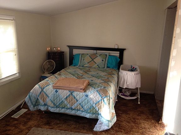 3rd image of 127 Peabody Ave