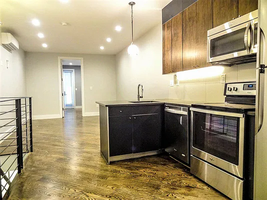 Rented by EXR | media 54