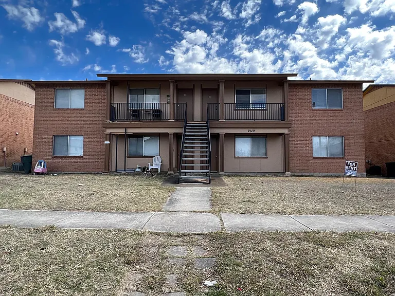 2110 Hunt Dr #D — Photo 1