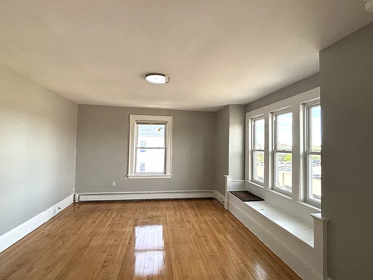 8 Hooper St #3 — Photo 3