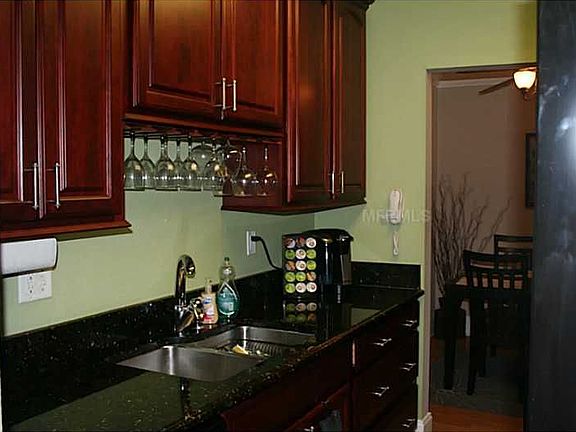 4th image of 3325 Bayshore Blvd Unit E36