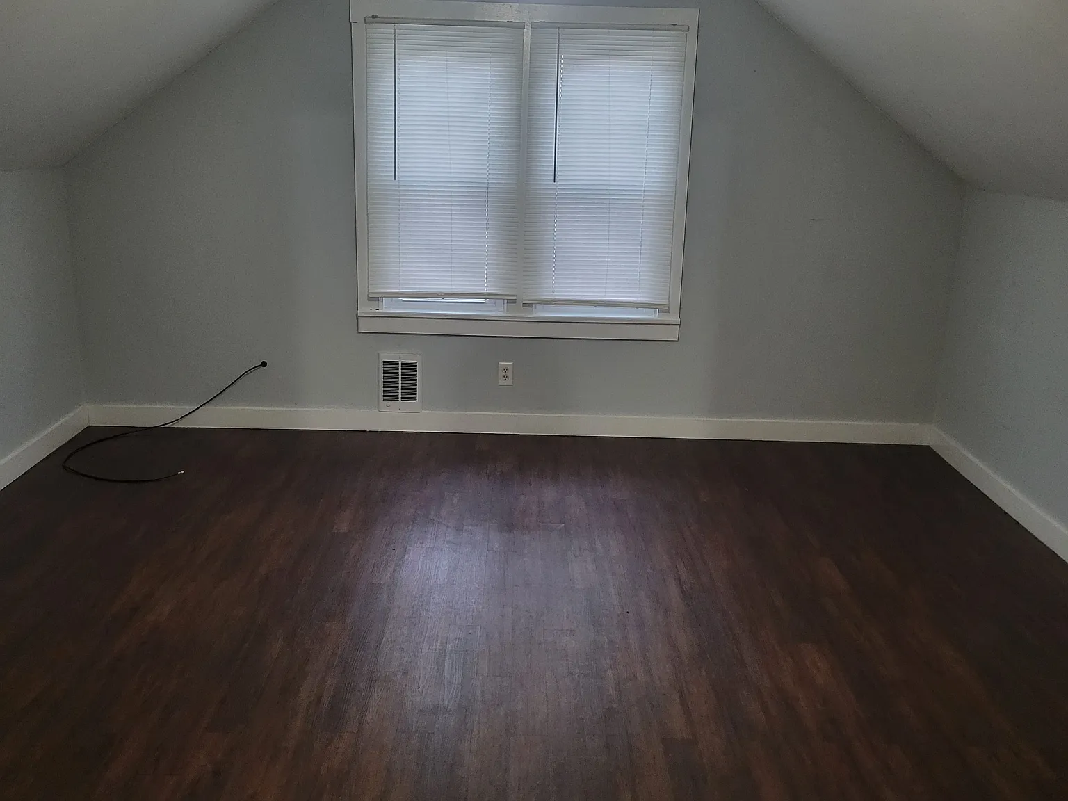 459 Syme St — Photo 4
