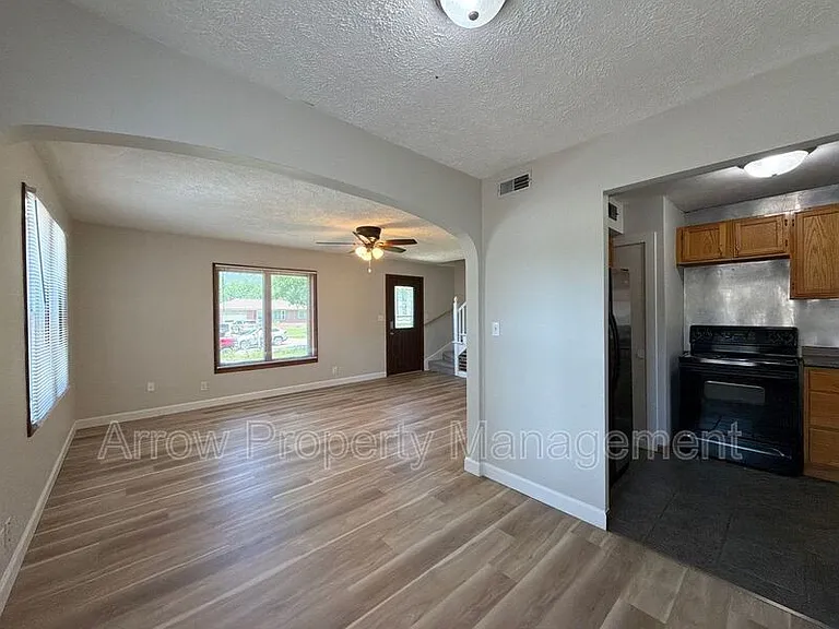 5121 Pioneers Blvd — Photo 8