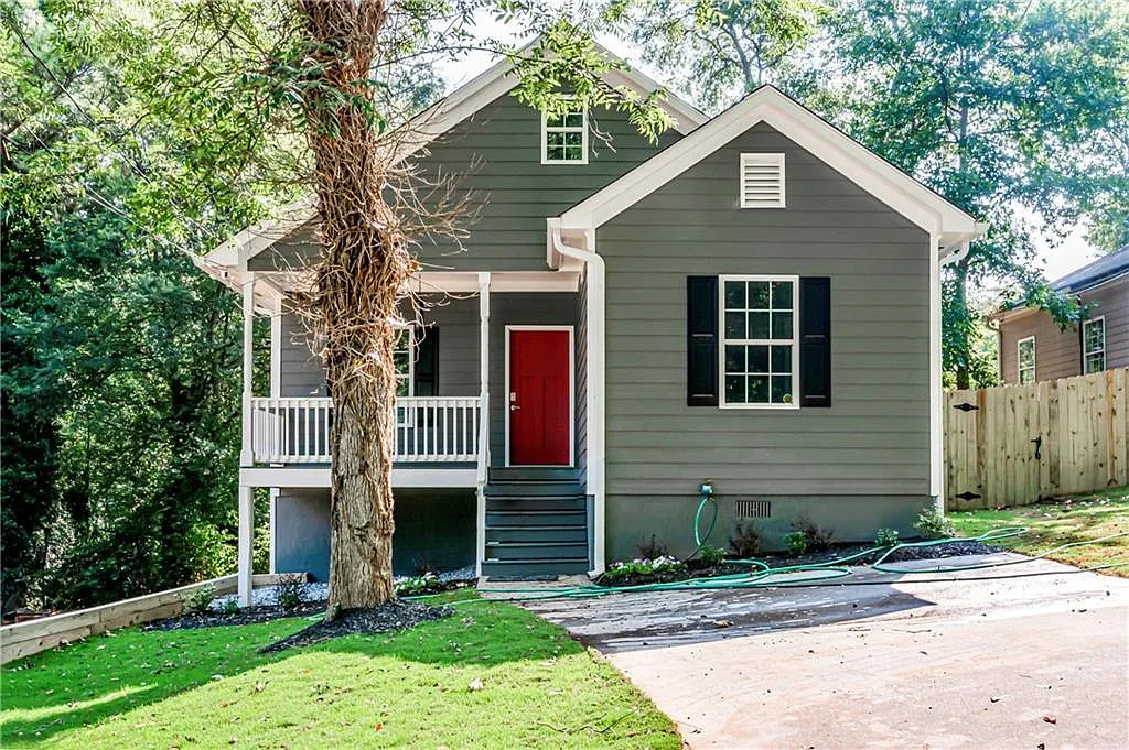 3 bed, 1345 sqft, $2,200 — Photo 1