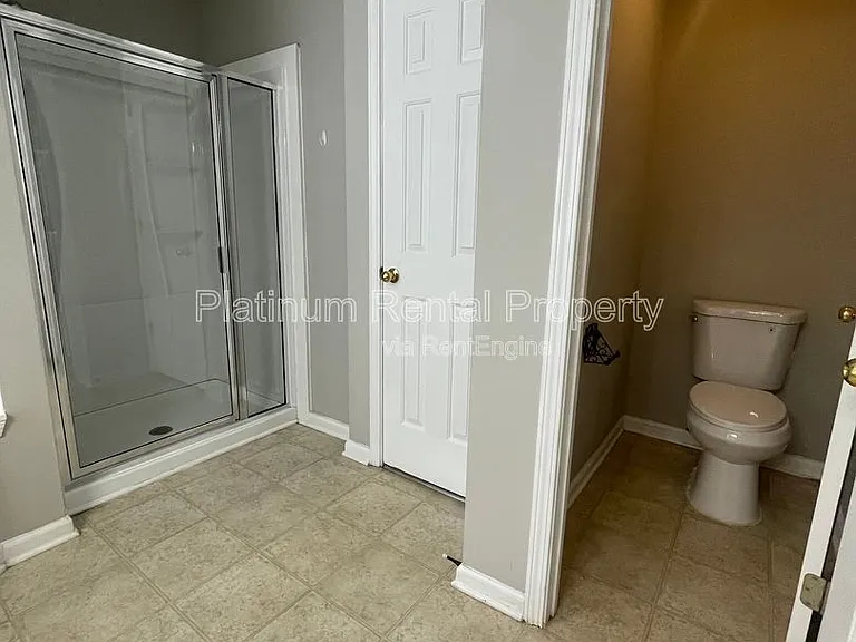 475 Ellesmere Way — Photo 24