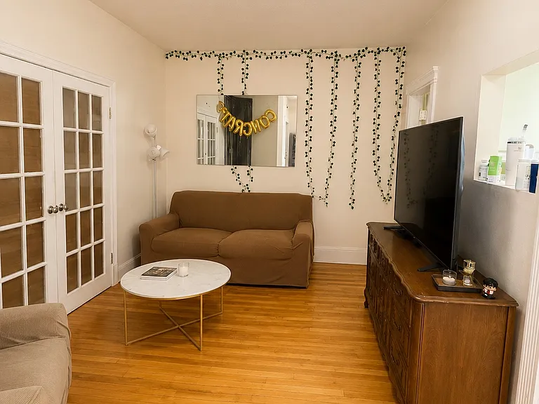 16 Royce Rd #U9 — Photo 4