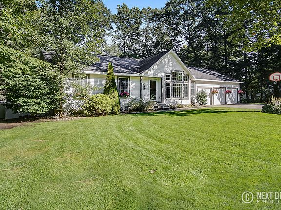 3rd image of 15355 Grand Oak Dr