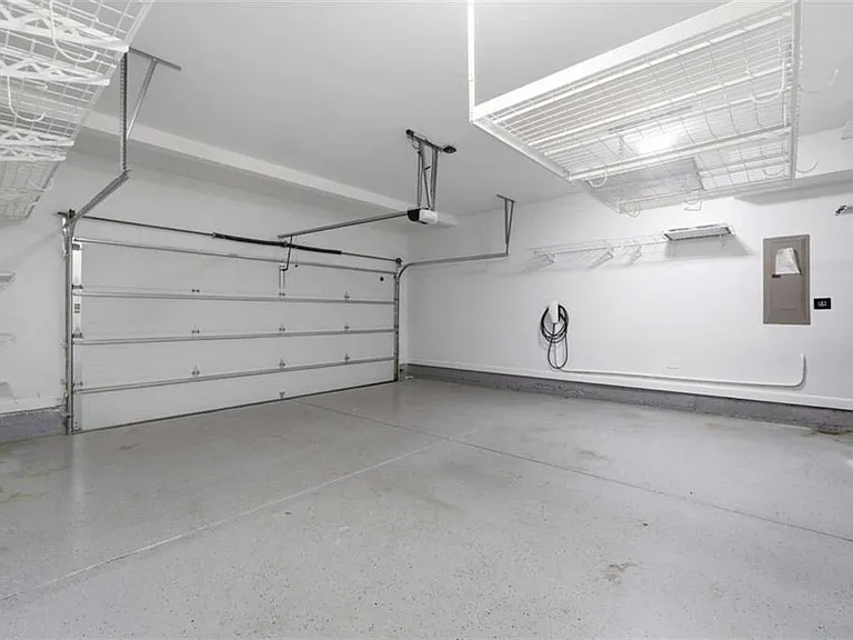 4865 Alexandria Ave — Photo 37