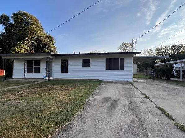 116 Pearl St, Kerrville, TX 78028