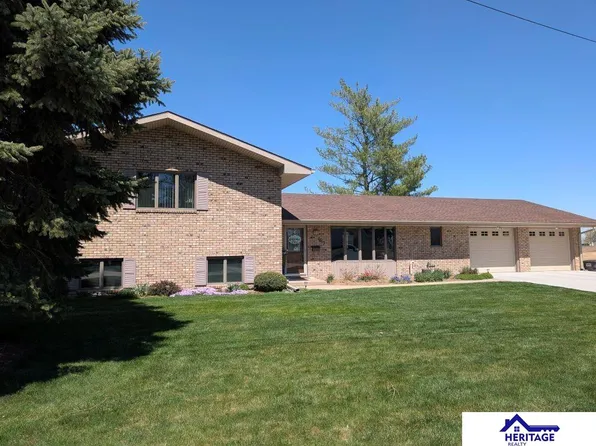 1613 E 6th St, York, NE 68467