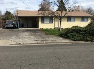 841 Crestbrook Rd, Medford, OR 97504