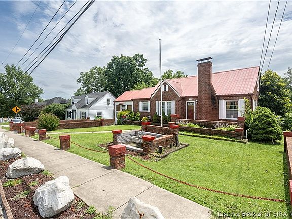 2nd image of 632 E Daisy Lane