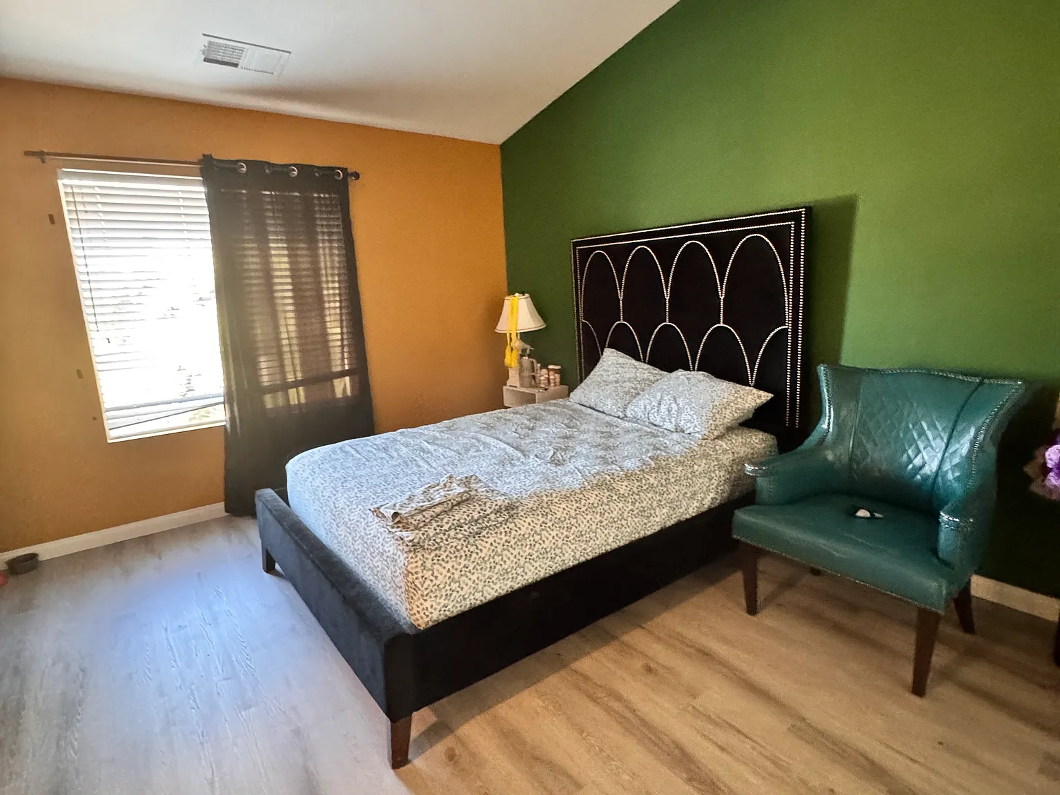 4 bed, 2.5 bath, 1982 sqft, $1,250 — Photo 2