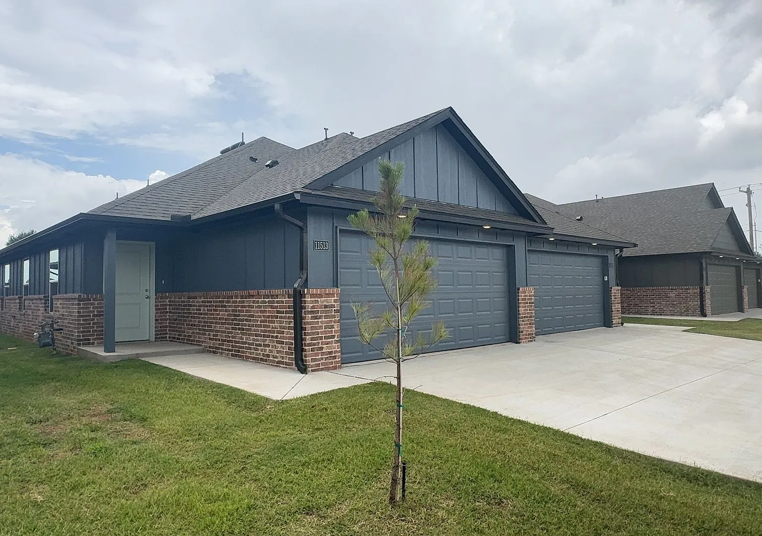 Welcome to Brand New Masonwood featuring this 3 Bedroom 2 Bath 2 Car Garage Duplex in a Great loc... — Photo 2