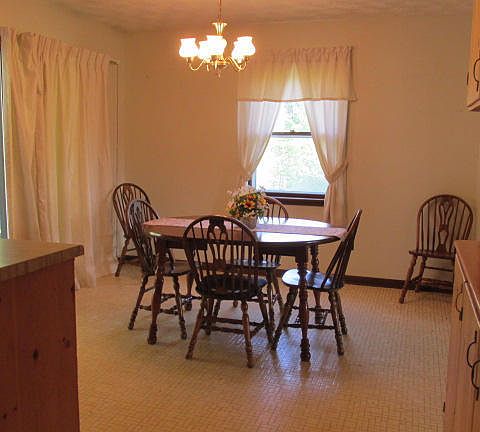 4th image of 25 Bunkin Hill Ln