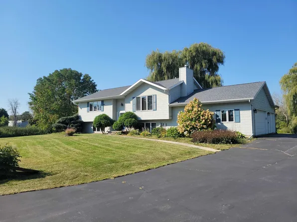 N7978 Lakeshore Dr, Fond Du Lac, WI 54937
