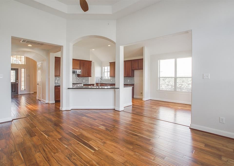 1st image of 123 S Rocky Point Cir