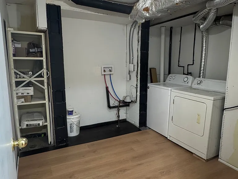 735 Pam Cres #BASEMENT — Photo 9