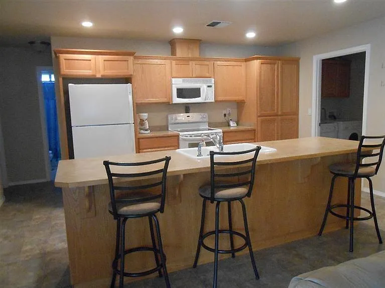 1672 SW Waterstone Dr — Photo 6