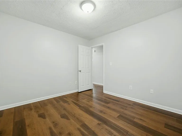 572 Staghorn Ln — Photo 18