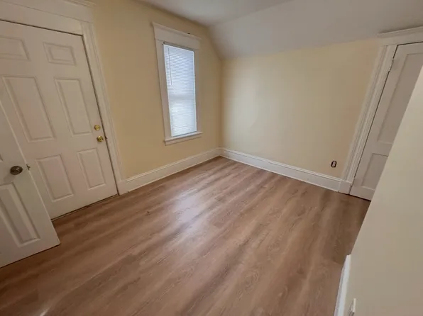 149 Glen St, New Britain, CT 06051