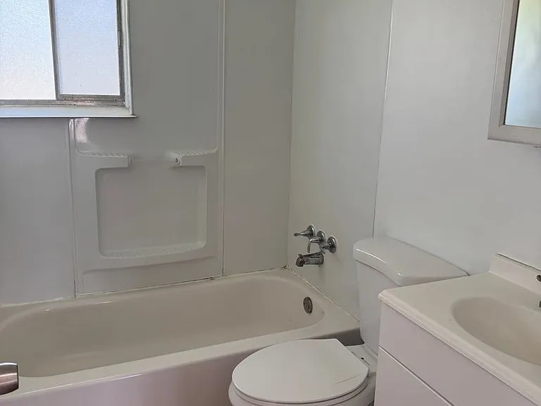 5090-5092 Beacon Hill Ct — Photo 10