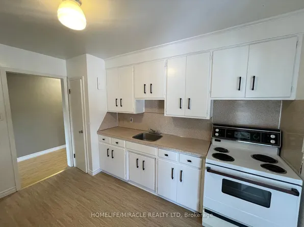 270 Clifton Rd, Kitchener, ON