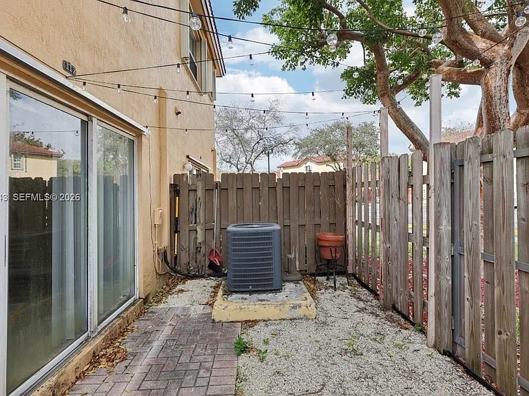 1650 NE 33rd Rd #112-10 — Photo 3