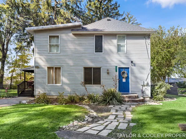 6671 Elizabeth St, Delton, MI 49046