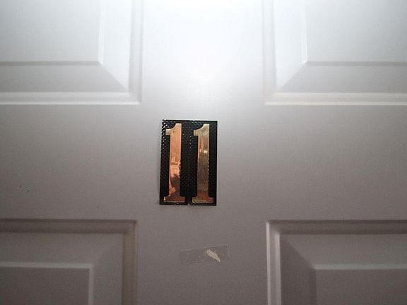 3rd image of 404 1/2 N Dewey St #11