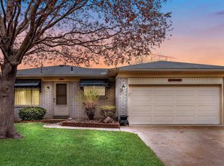 31686 Grove St, Fraser, MI 48026