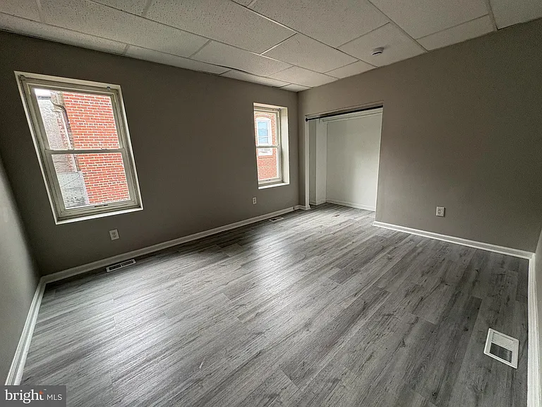 80 Alden Ave — Photo 9