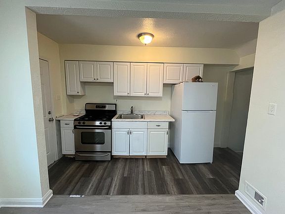 4th image of 7502 Holabird Ave