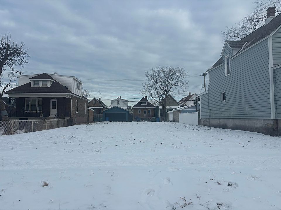 2nd image of 1643 Roberts Ave