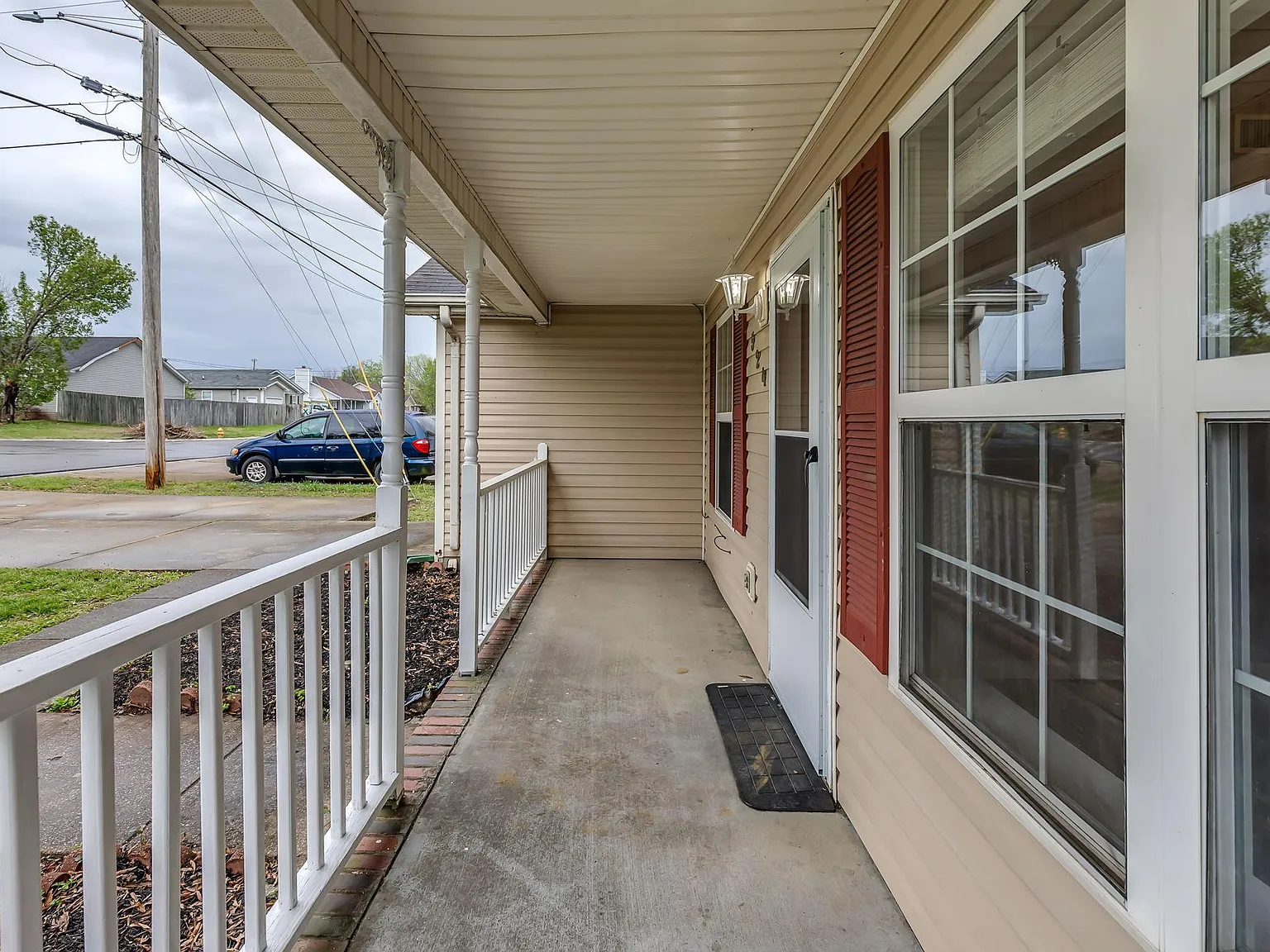 3 bed, 1245 sqft, $1,800 — Photo 3