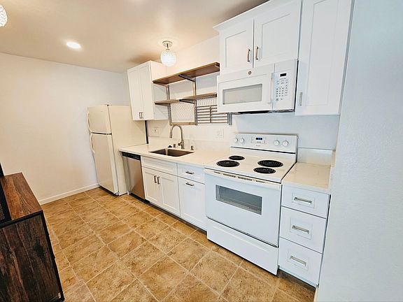5th image of 10933 Rincon St #35