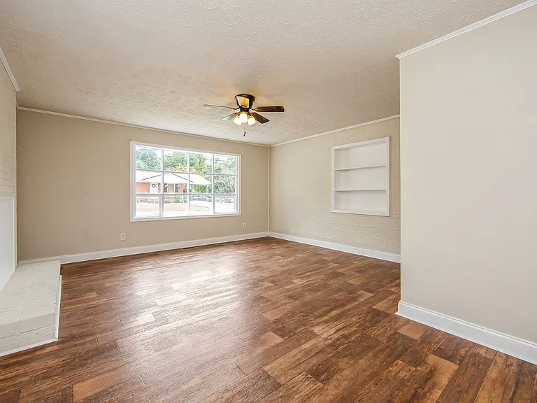 1203 Turnpike Rd — Photo 14