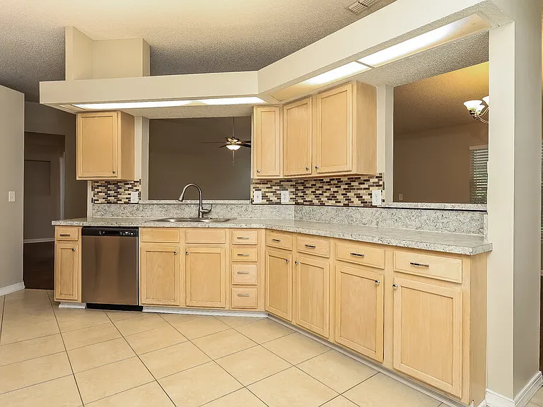 338 Wildberry Ct — Photo 6