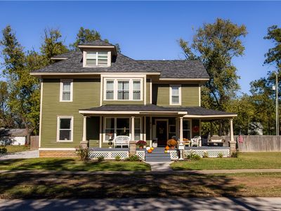 617 E Delaware St, Siloam Springs, AR, 72761