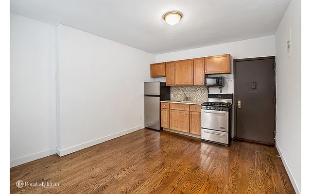 Rented by Douglas Elliman | media 23