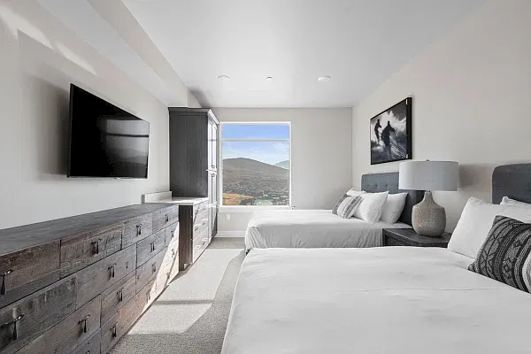 2 bed, 1278 sqft, $3,200 — Photo 2
