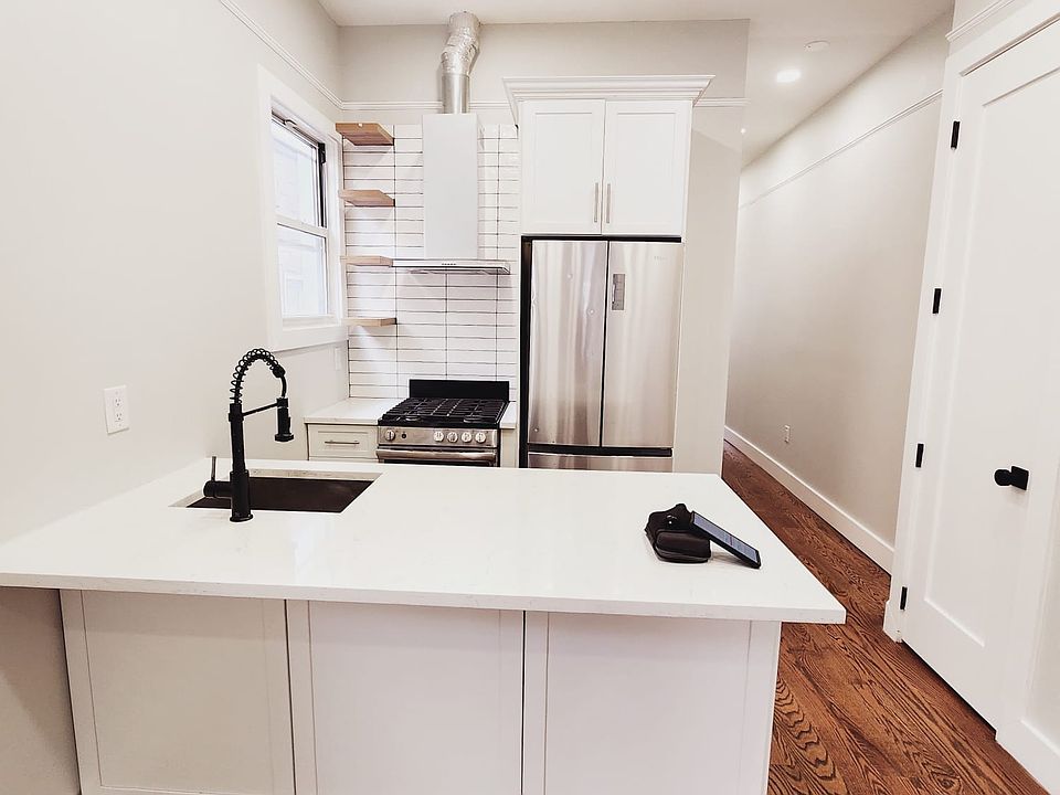1st image of 112 Duncan Ave #1C
