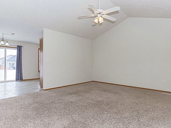 3rd image of 1815 Park West Dr