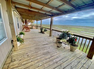 911 N 13th St, Port O Connor, TX 77982
