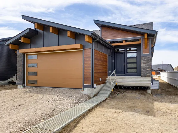 209 Stonehouse Way, Leduc, AB T9E 1V3