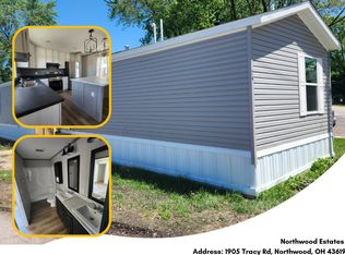 1906 Tracy Rd, Northwood, OH 43619