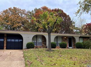 9 Treecrest Ct, Fenton, MO 63026