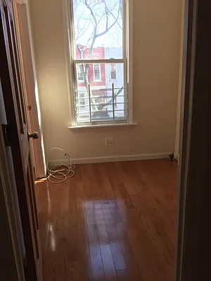 Rented by Yobi International Realty Corp | media 6