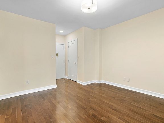 4th image of 347 E 58th St APT 5R